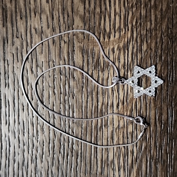 Star of David Short Necklace - Picture 1 of 8